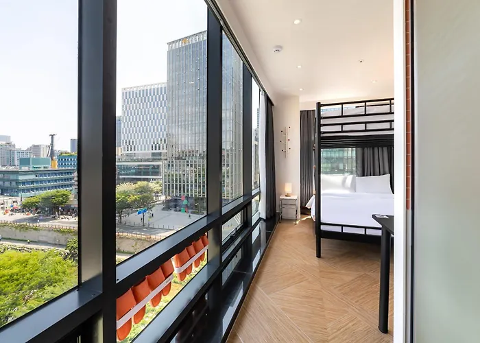 Lets Pop Hotel 2*
